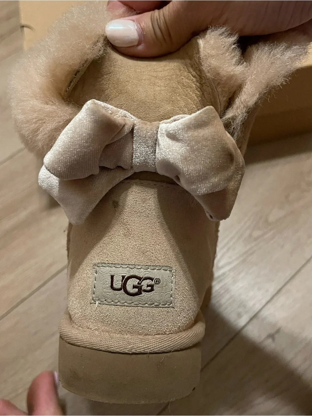 UGG Classic Short Shearling Lined Boots - Chestnut/Tan